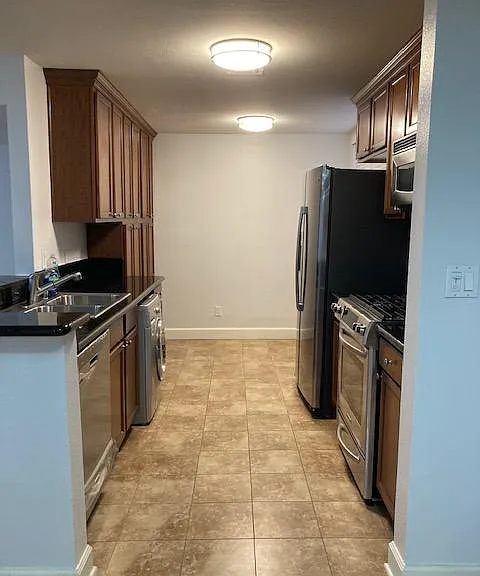 1430 Colby Ave #105 — Photo 7