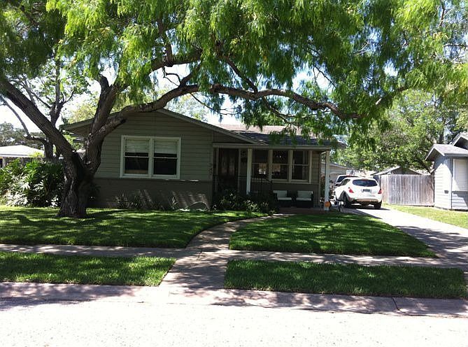 1st image of 942 Delaine Dr