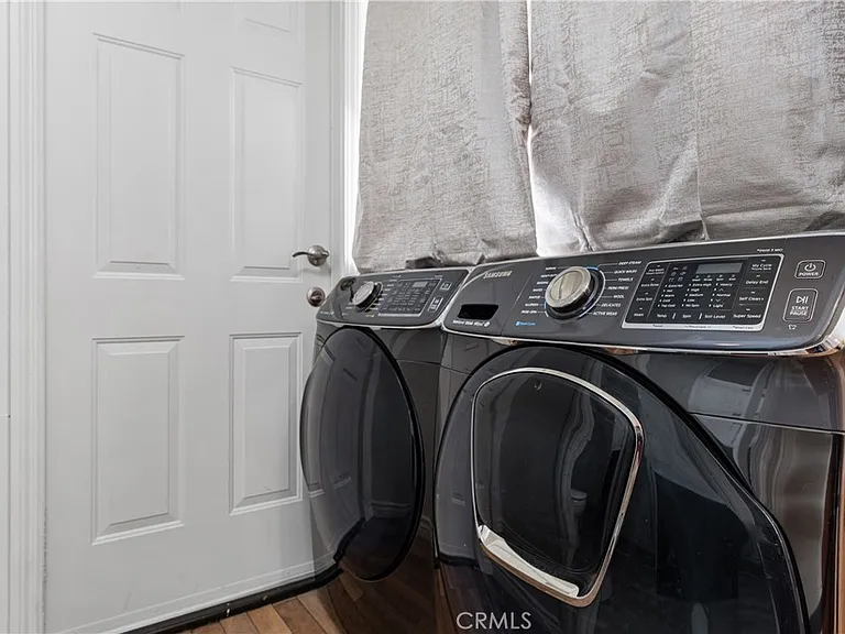 766 N Alexandria Ave — Photo 28