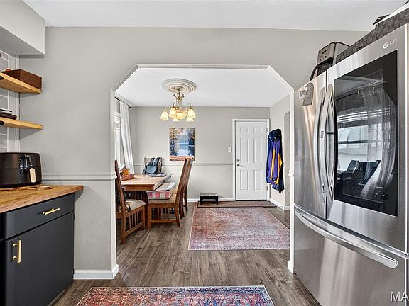3rd image of 2992 Brooklands Way
