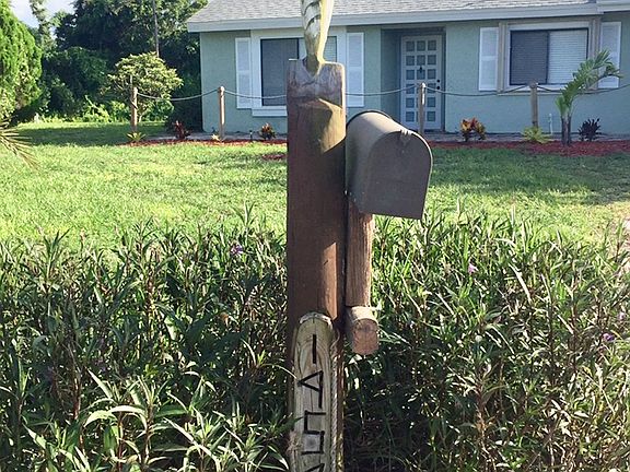 2nd image of 1952 SE Burgundy Ln