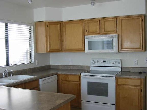 2nd image of 810 E Rosemonte Dr