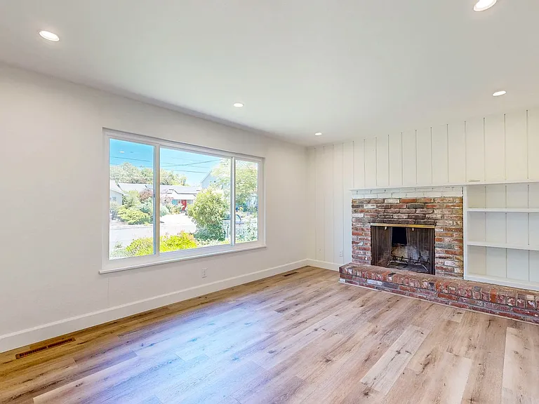 1925 Leafgreen Dr — Photo 7
