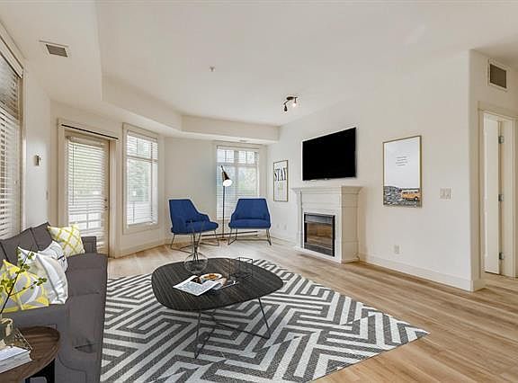 3rd image of 2551 Shoreline Dr #123