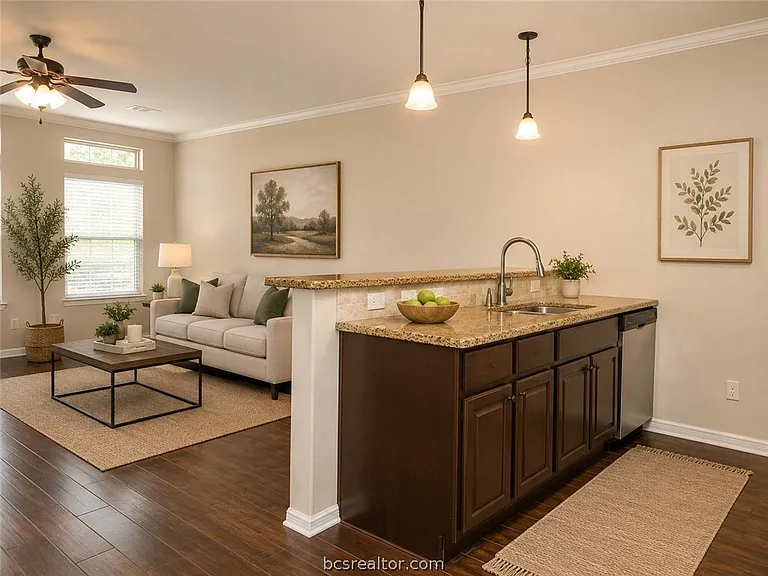 405A Ash St — Photo 2
