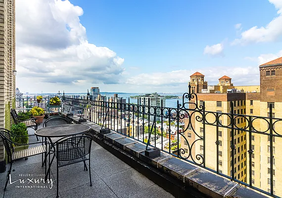 Sold by Keller Williams NYC | media 13