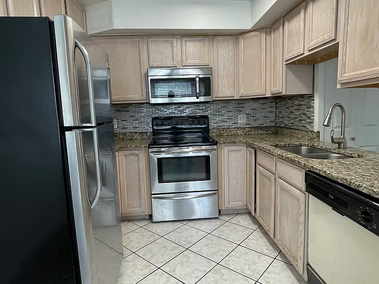 2690 S Xanadu Way #A — Photo 10