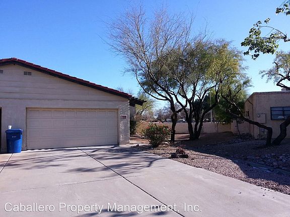2nd image of 1239 E Bluebell Ln