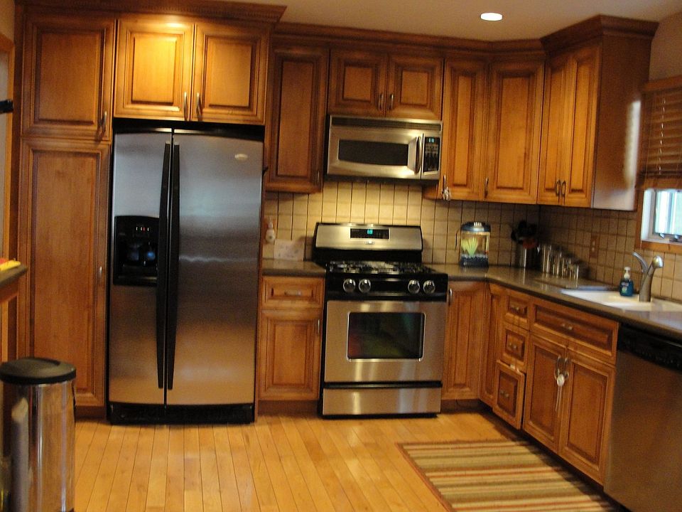 Beautiful kitchen, stainless and custom cabinets