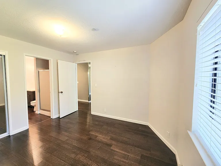 320 Peninsula Ave #213 — Photo 27