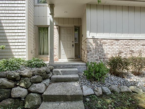 3rd image of 29260 Laurel Dr #83