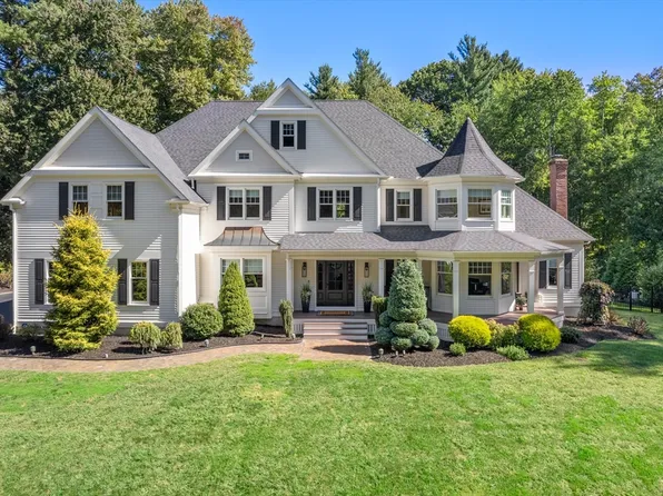 9 Macintyre Dr, North Reading, MA 01864