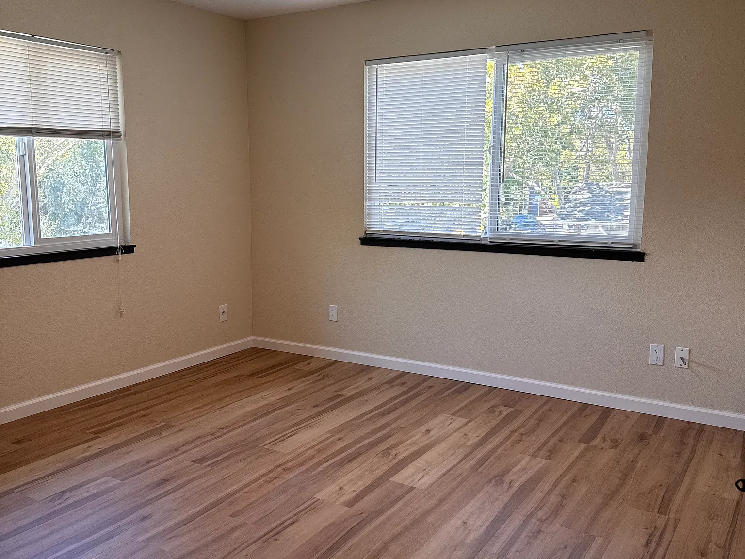 2 bed, 1200 sqft, $2,500 — Photo 4