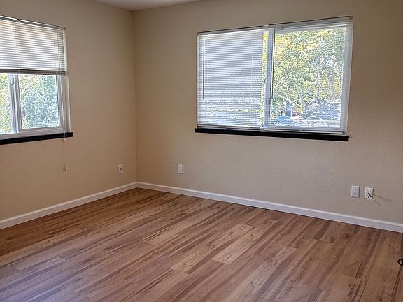 4th image of 3101 T St #2