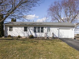 616 Meadow Ln, Le Roy, IL