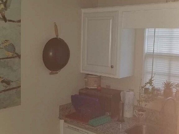 2nd image of 1814 Lilac Dr