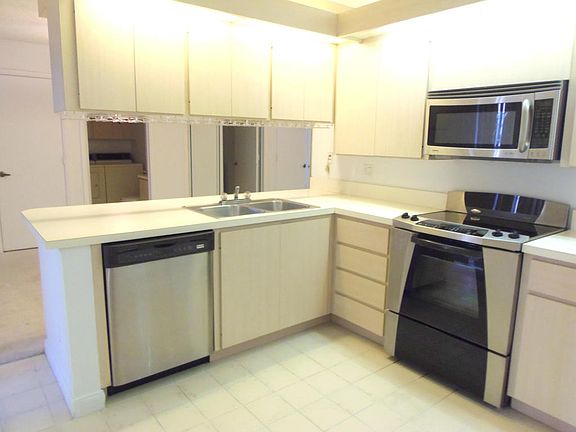 5th image of 3701 Medford Ct #37A