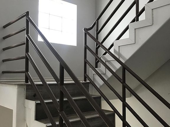 5th image of 437 Marine Ave