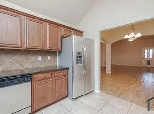 1012 Raleigh Path Rd, Denton, TX 76208