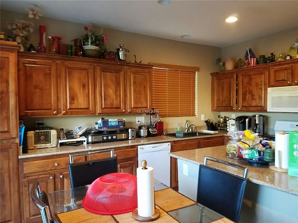 2nd image of 8994 Winchester Ridge St