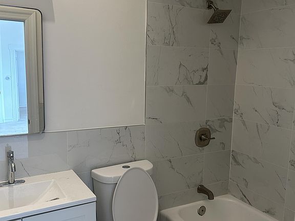 5th image of 215 Burgess Pl APT 2