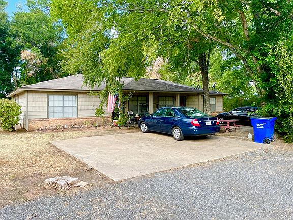 3rd image of 2301 N 6th Green Meadows St