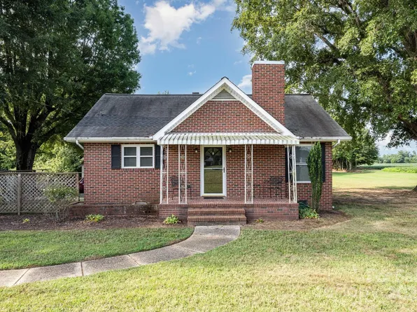 341 W Red Cross Rd, Oakboro, NC 28129