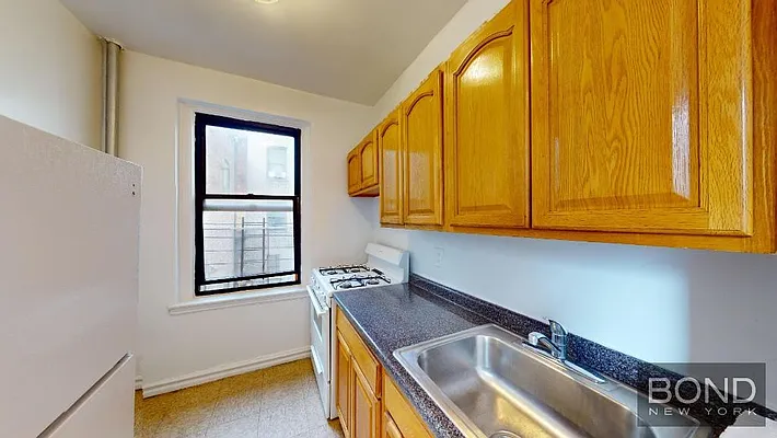 Rented by Bond New York | media 8