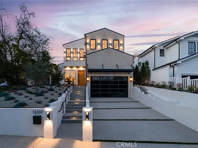 12207 Valleyheart Dr — Photo 46