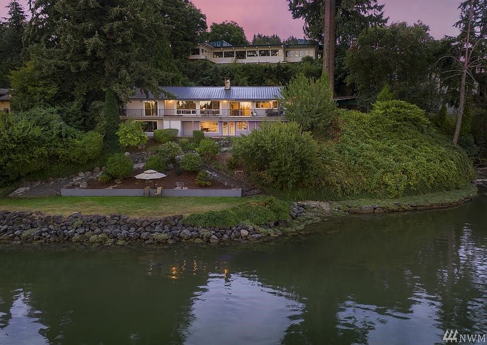 Your own slice of paradise on Oyster Bay. Your waterfront runs all the way across this photo!  This is high tide, so you would have beach when the tide is out. 