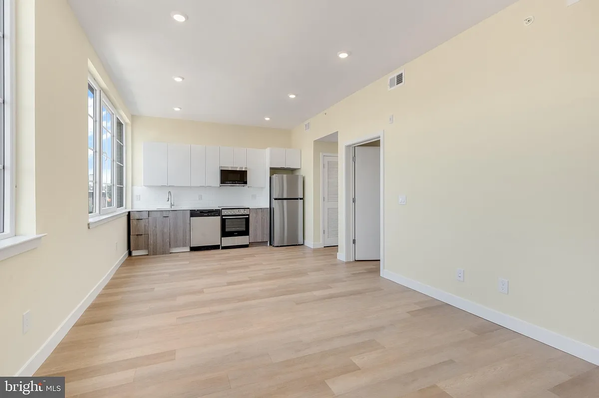 Building Photo - 1701 S 4th St #402
