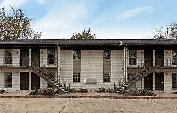 2nd image of 685 Idlewild Cir #P