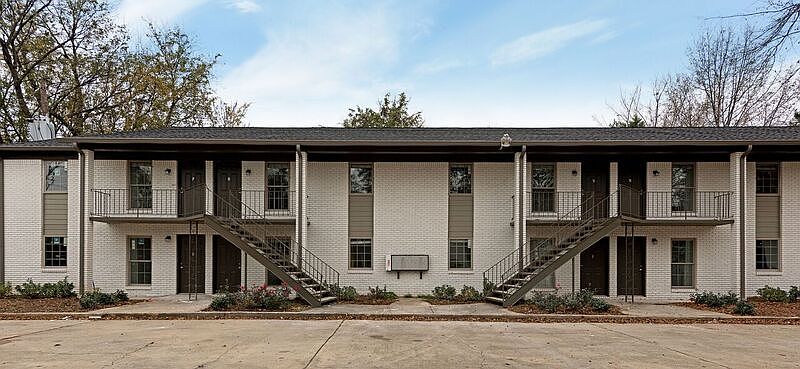 1st image of 685 Idlewild Cir #D