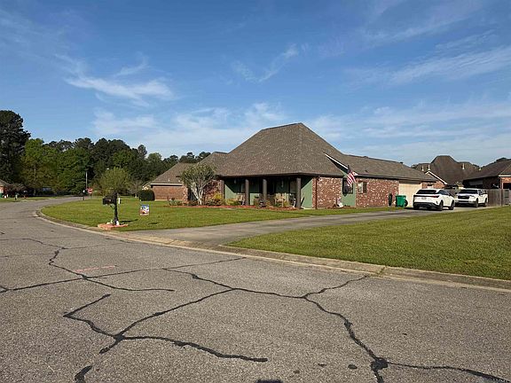 3rd image of 38583 Red Bud Ln