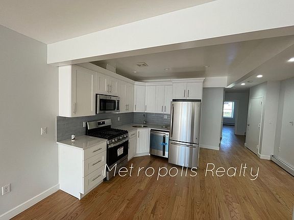 2nd image of 21-75 Steinway St #2