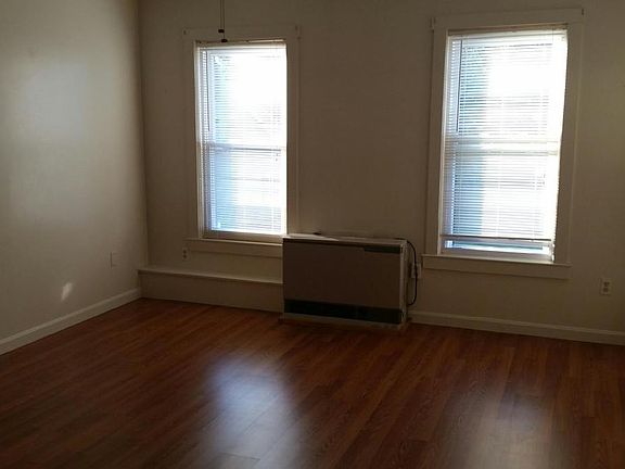 4th image of 316 Douglas St #2