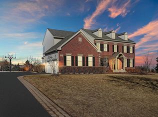 5540 Chancery Rd, Gurnee, IL 60031