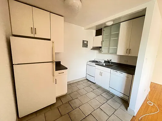 Rented by Queens Apartments Realty LLC | media 15