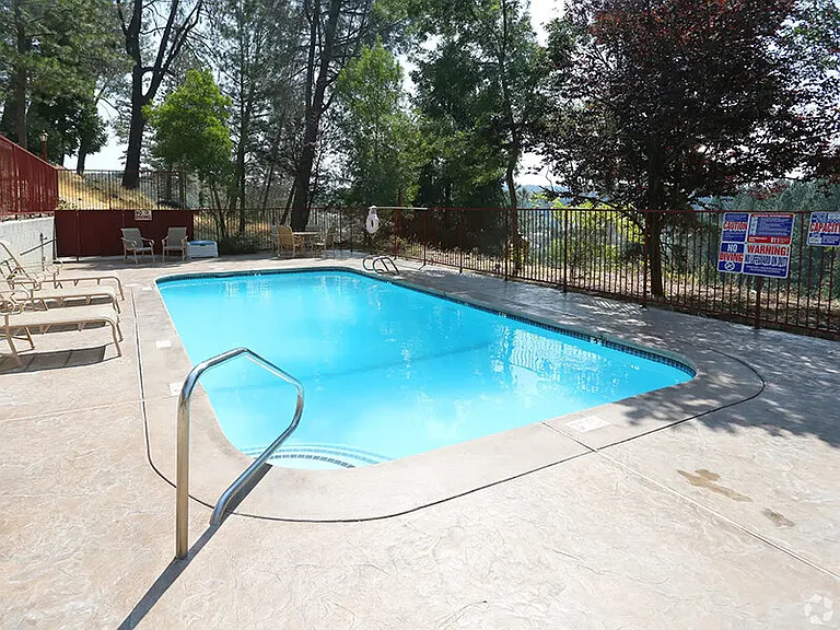 Berryhill Apartments — Photo 12