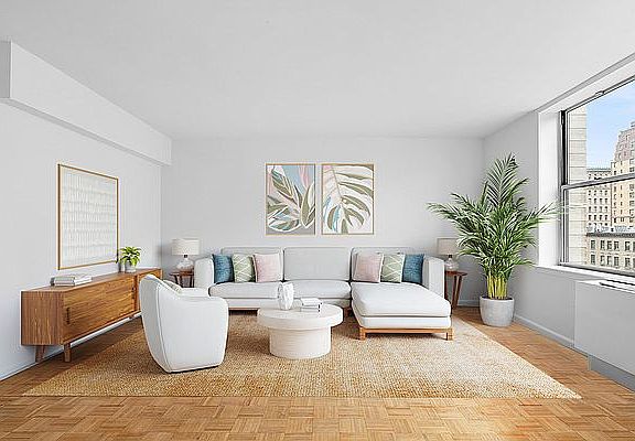4th image of 2250 Broadway APT 8C