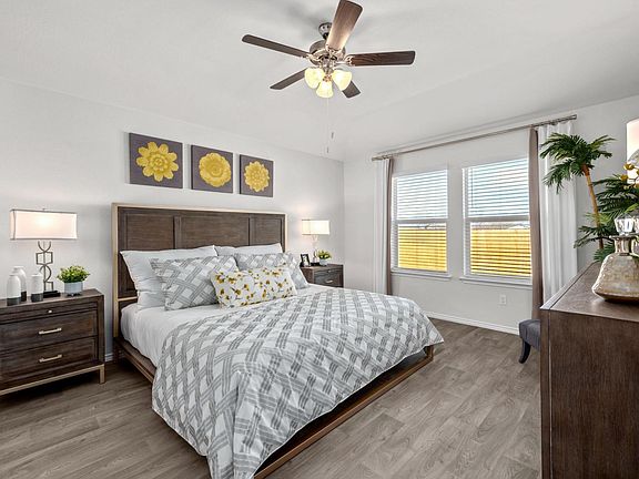 3rd image of 2710 Castriota Ct