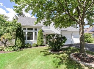 21 Washington Ct, Streamwood, IL
