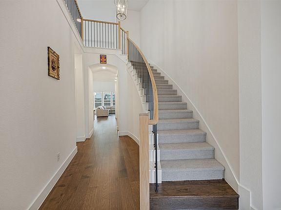 3rd image of 1316 Buttercup Ave
