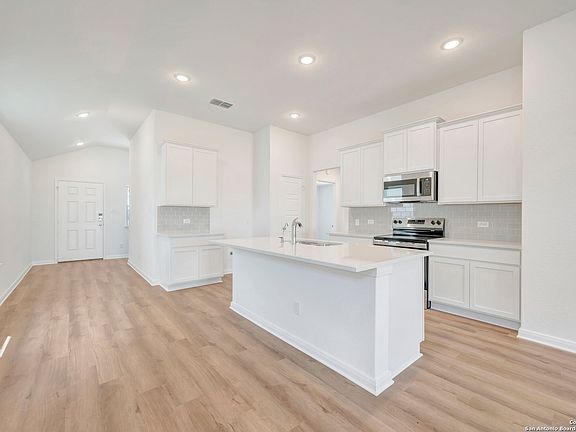 3rd image of 4229 Carlotta Drive