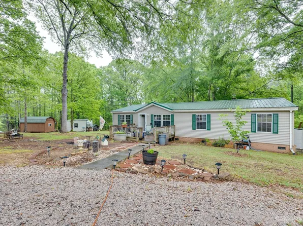 1122 Jesse Ln, Edgemoor, SC 29712