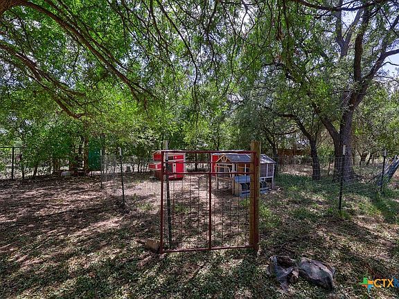 4th image of 452 County Road 3081