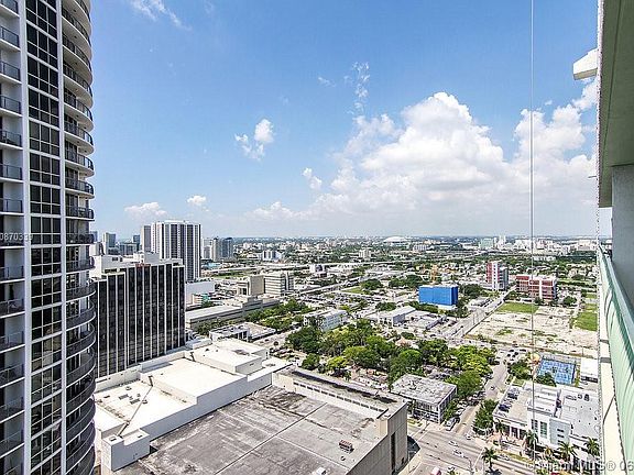 5th image of 1752 N Bayshore Dr #37M