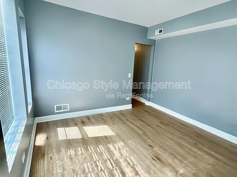 3302 W Fulton Blvd #3 — Photo 6