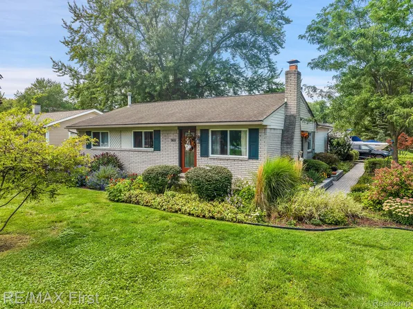 47787 Jefferson Ave, Chesterfield, MI 48047