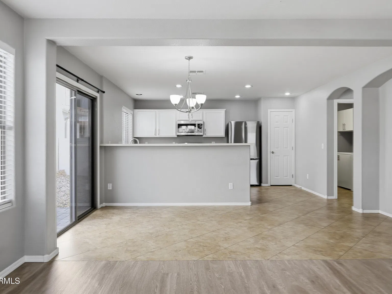 3 bed, 2.5 bath, 1661 sqft, $2,200 — Photo 4